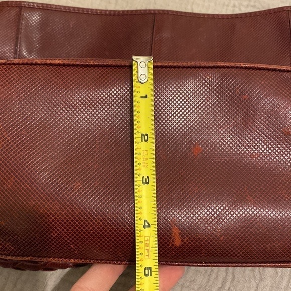 BOTTEGA Veneta leather vintage burgundy shoulder/ crossbody bag . - Picture 17 of 17